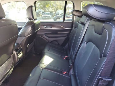 2023 Jeep Grand Cherokee Limited 4x2