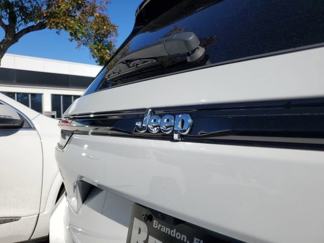 2023 Jeep Grand Cherokee Limited 4x2