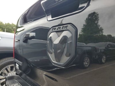 2021 RAM 1500 Laramie Crew Cab 4x2 5'7" Box