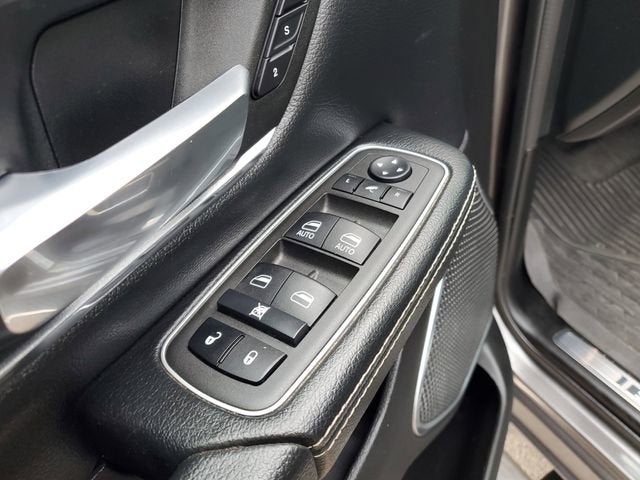 2022 RAM 1500 Laramie Crew Cab 4x4 6'4" Box