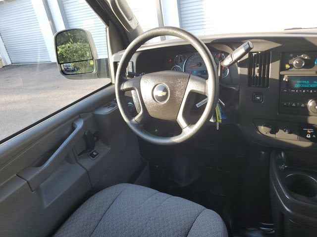 2025 Chevrolet Express Cargo WT