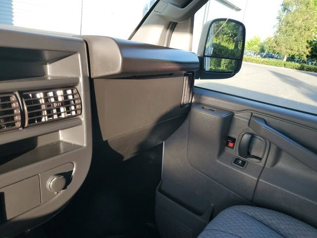 2025 Chevrolet Express Cargo WT