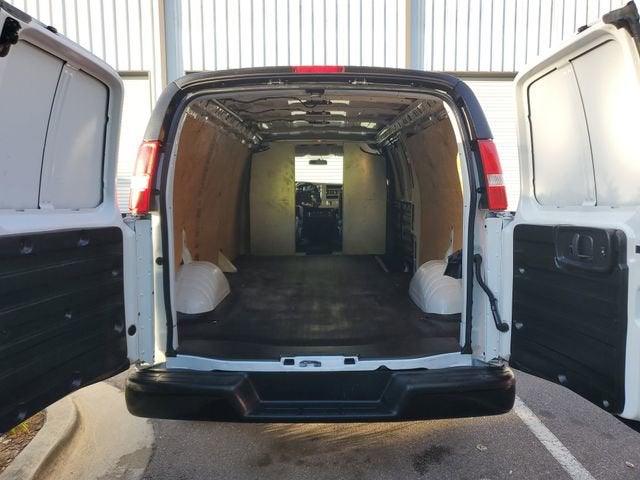 2025 Chevrolet Express Cargo WT