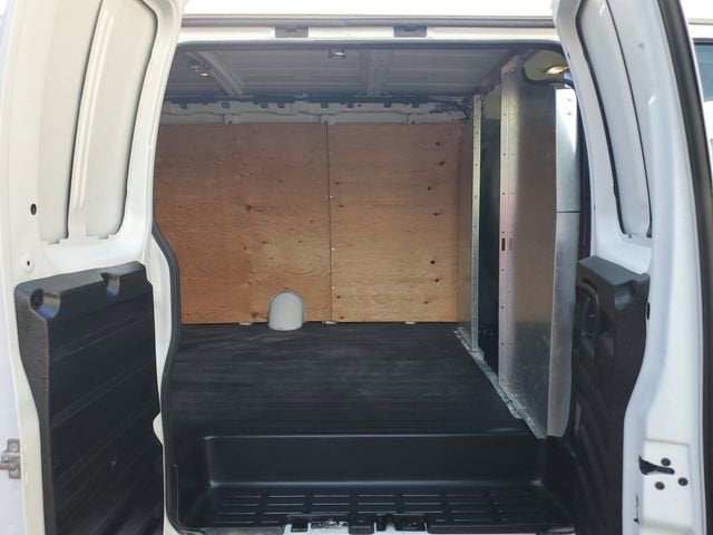2025 Chevrolet Express Cargo WT