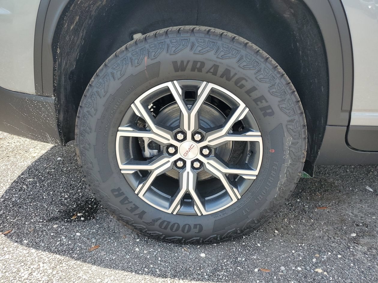 2026 GMC Acadia AT4