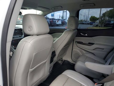 2022 GMC Acadia SLT