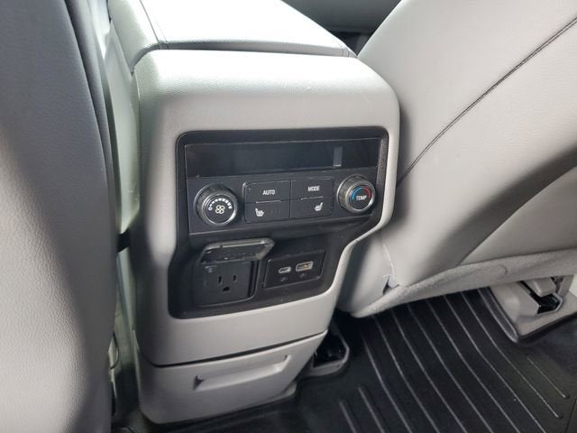 2022 GMC Acadia SLT