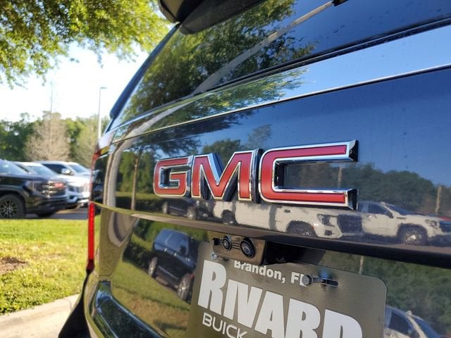 2025 GMC Yukon Elevation