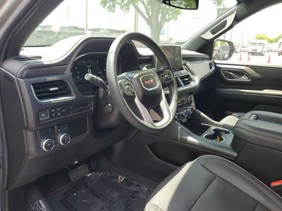 2024 GMC Yukon XL SLT