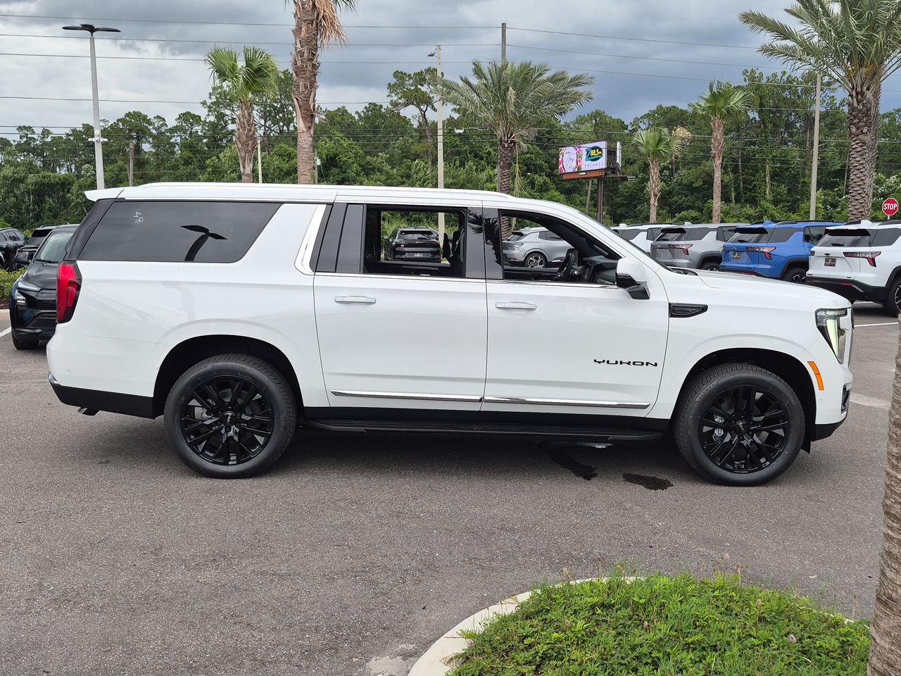2026 GMC Yukon XL Elevation