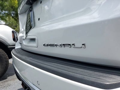 2023 GMC Yukon Denali