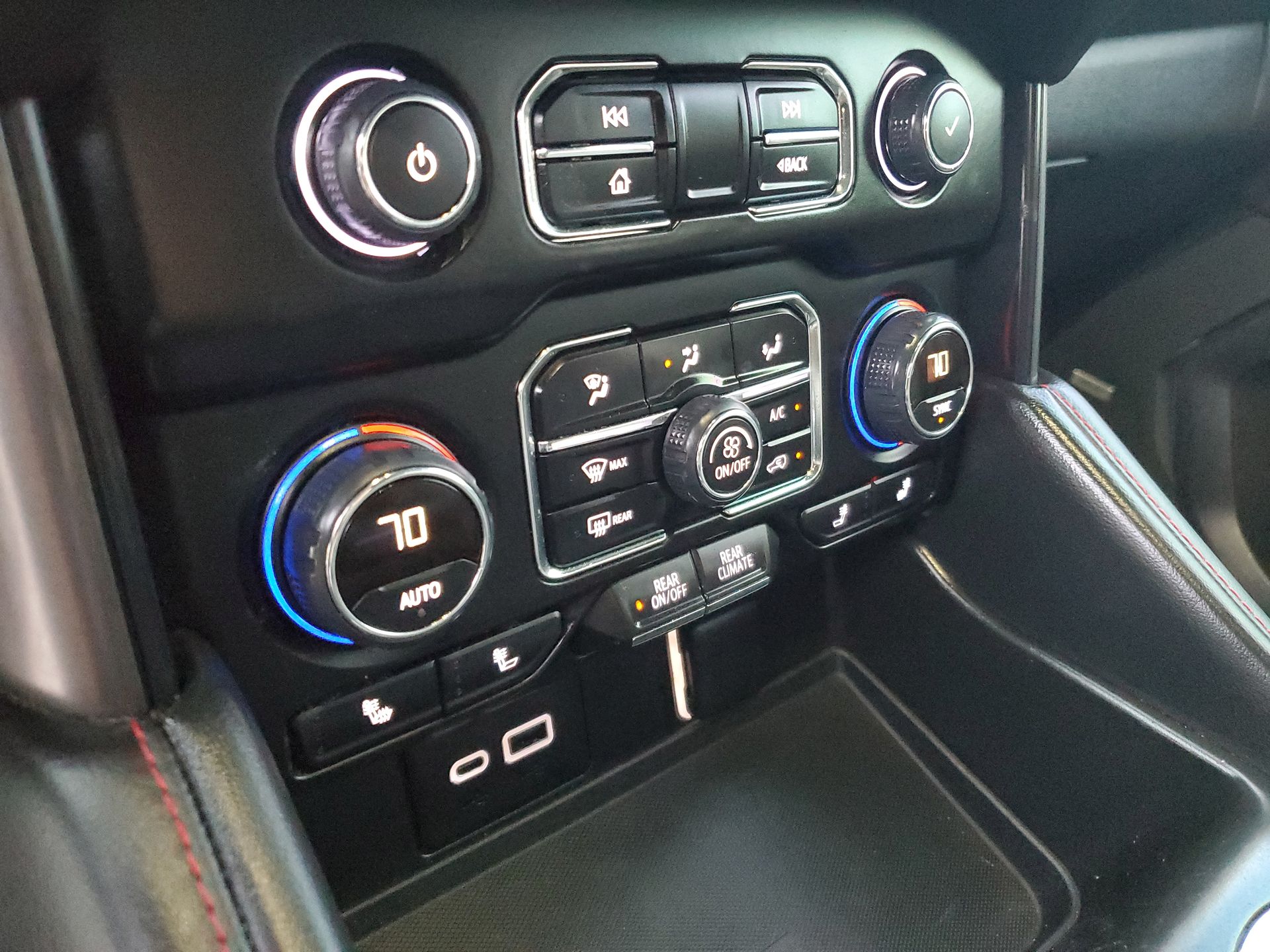 2022 Chevrolet Suburban RST