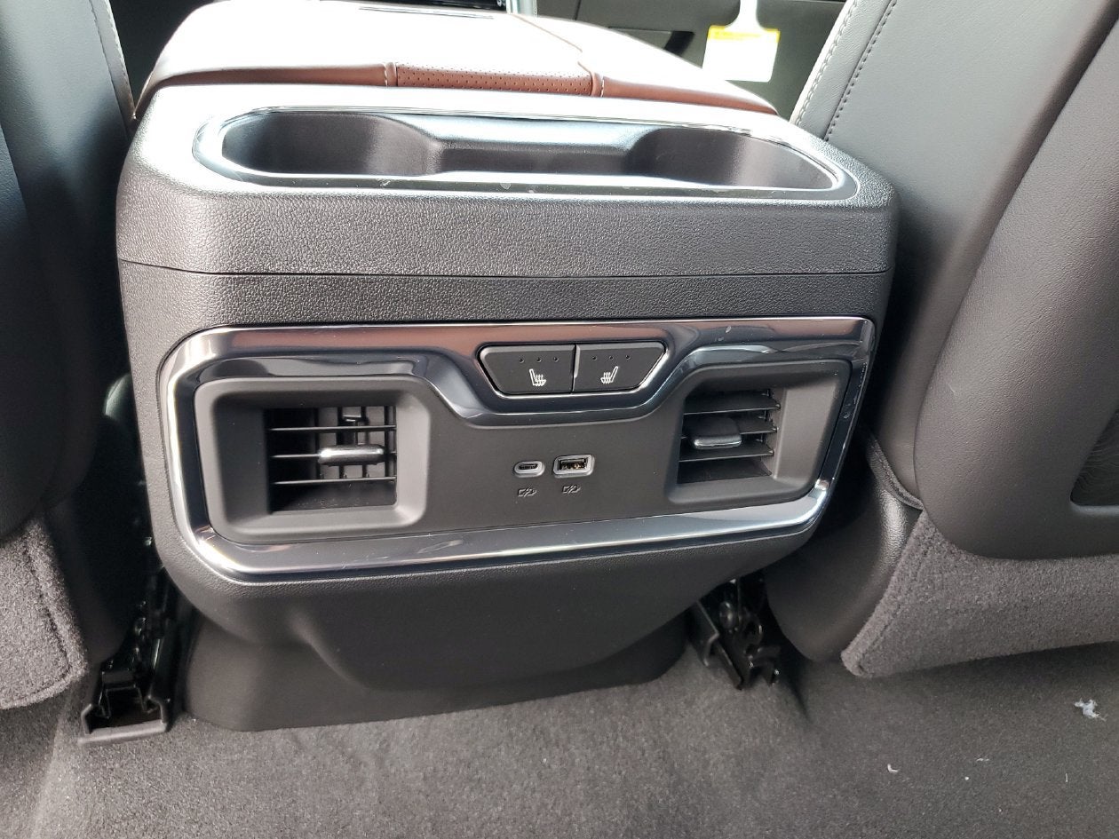 2026 GMC Sierra 3500 HD Denali Ultimate DRW