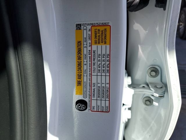 2025 GMC Sierra 1500 SLT