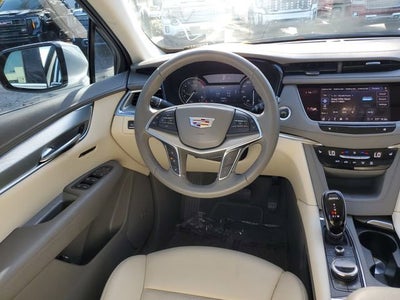 2022 Cadillac XT5 Premium Luxury