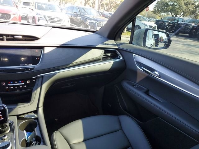 2025 Cadillac XT6 Luxury