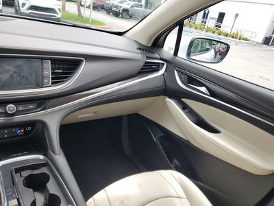2022 Buick Enclave Essence