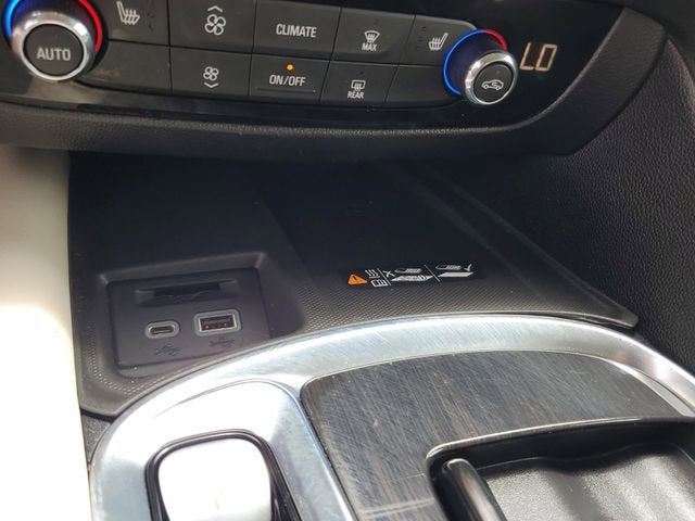 2022 Buick Enclave Essence