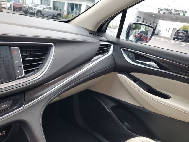 2022 Buick Enclave Essence