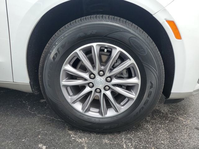 2022 Buick Enclave Essence