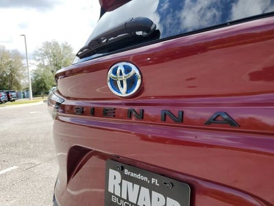 2022 Toyota Sienna XSE