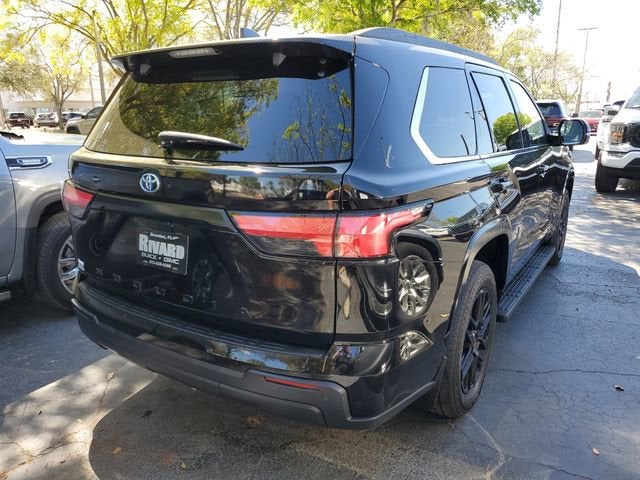 2024 Toyota Sequoia SR5