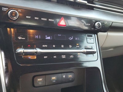 2023 Kia Carnival SX