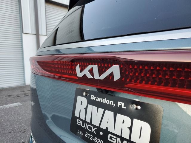 2023 Kia Carnival SX