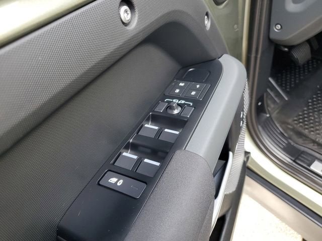 2023 Land Rover Defender X-Dynamic SE