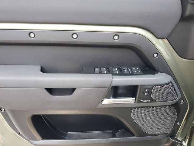 2023 Land Rover Defender X-Dynamic SE