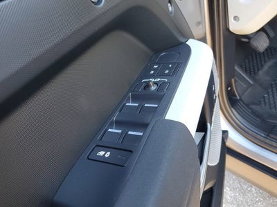 2023 Land Rover Defender 130 X-Dynamic SE