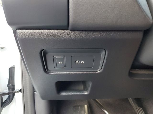 2024 Land Rover Discovery S