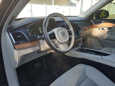 2021 Volvo XC90 T6 Momentum 7 Passenger