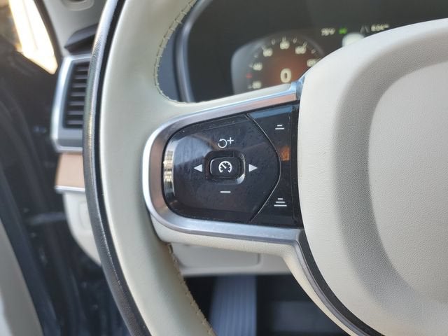 2021 Volvo XC90 T6 Momentum 7 Passenger