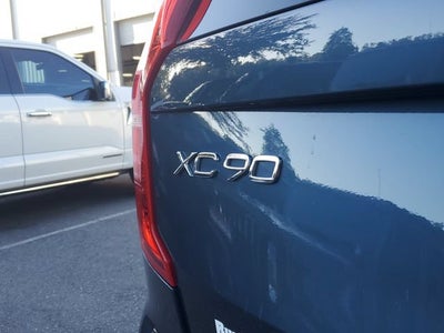 2021 Volvo XC90 T6 Momentum 7 Passenger