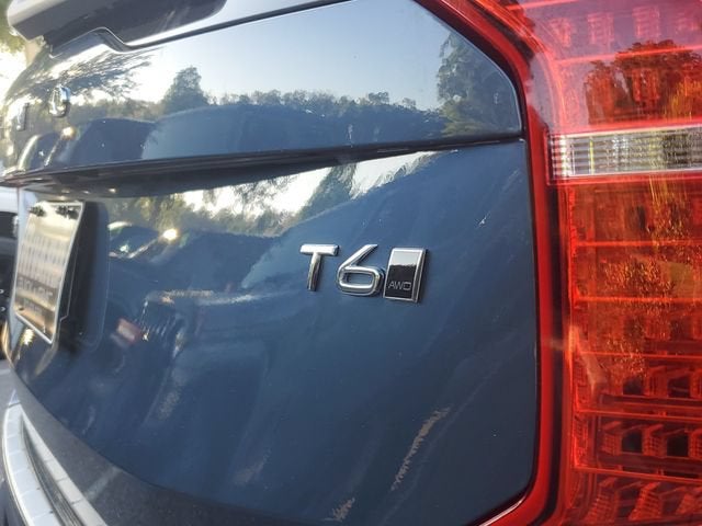 2021 Volvo XC90 T6 Momentum 7 Passenger