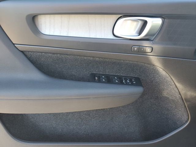 2026 Volvo XC40 Plus