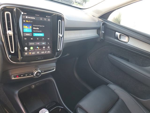 2026 Volvo XC40 Plus
