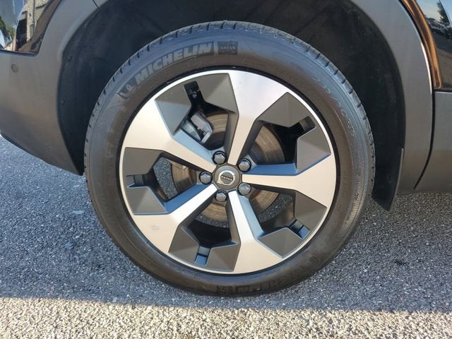 2026 Volvo XC40 Plus