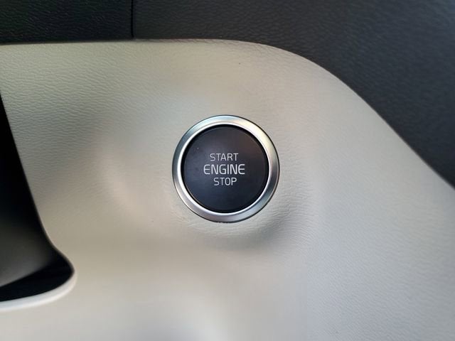 2026 Volvo XC40 Plus