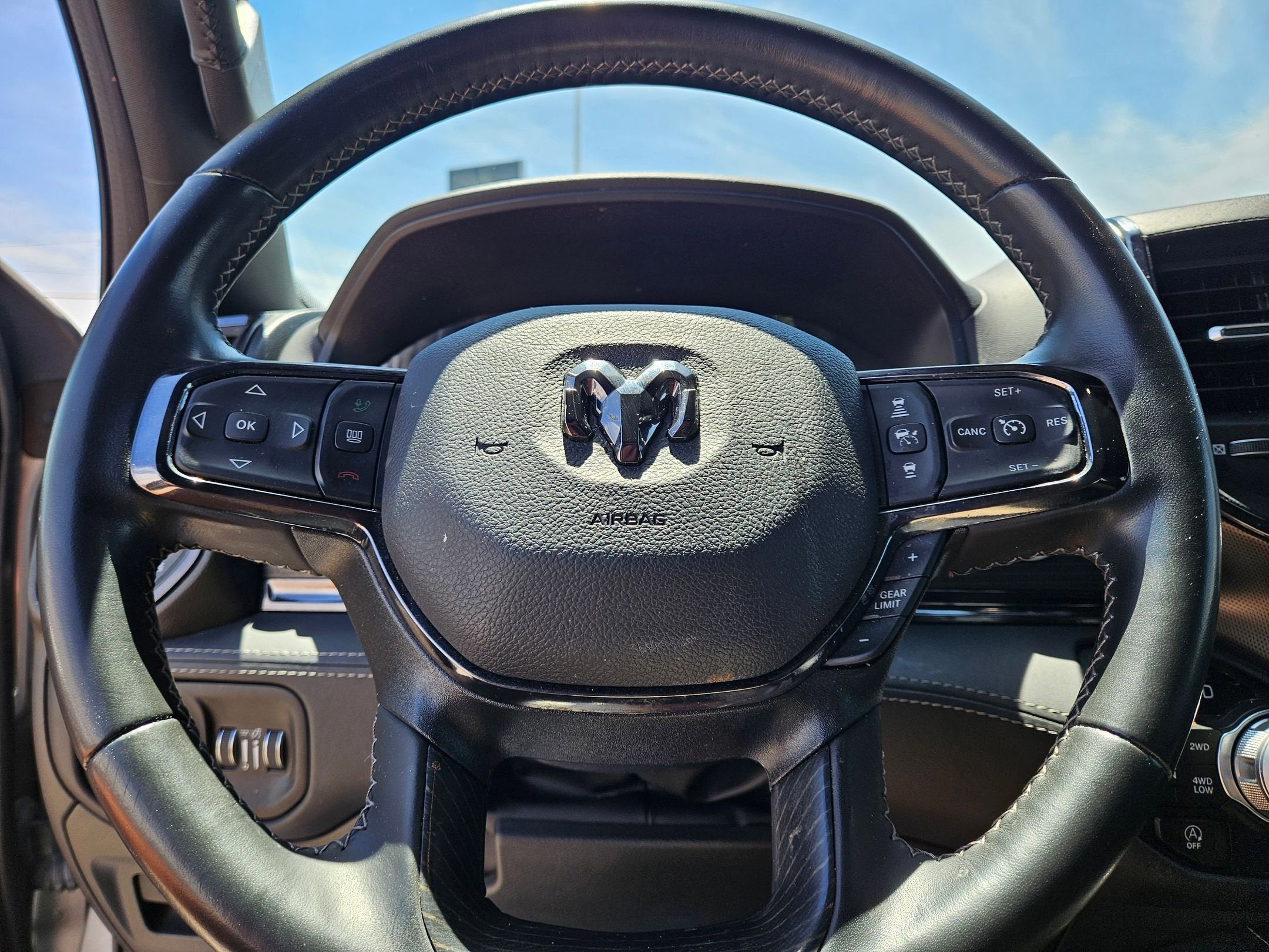 2023 RAM 1500 Limited Crew Cab 4x4 5'7" Box