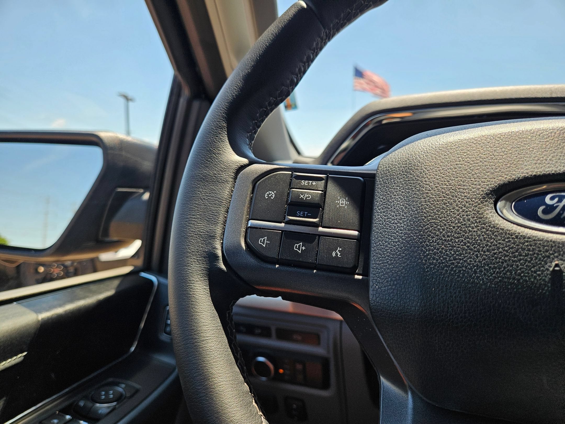 2023 Ford F-150 Lightning XLT