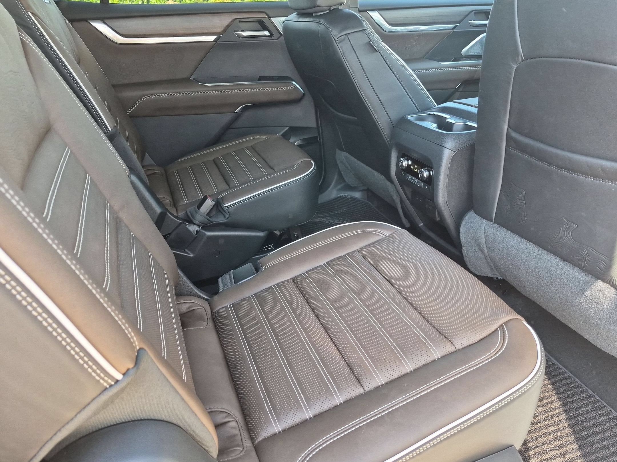 2027 GMC Acadia Denali Ultimate