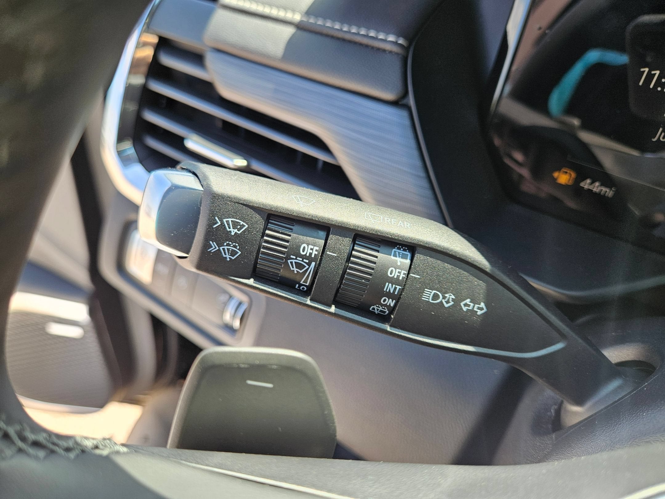 2026 GMC Acadia Elevation - Photo 14