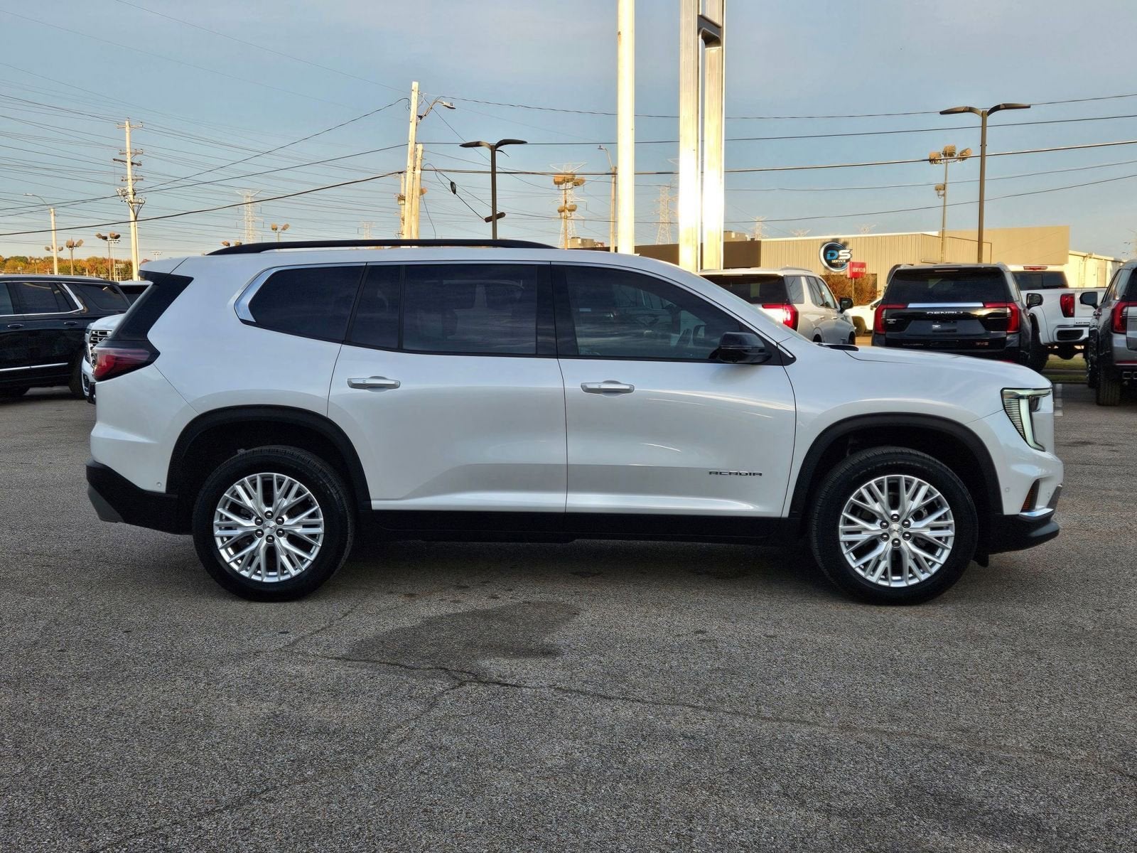 2025 GMC Acadia Elevation