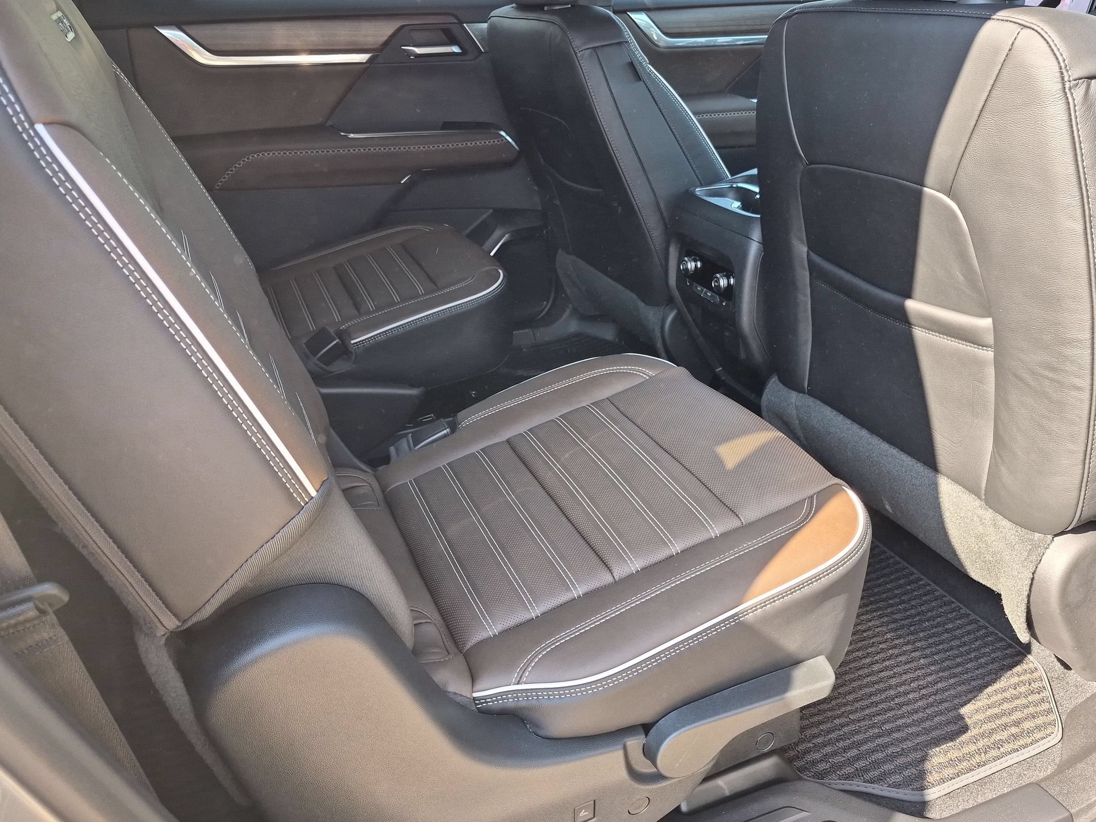 2027 GMC Acadia Denali Ultimate