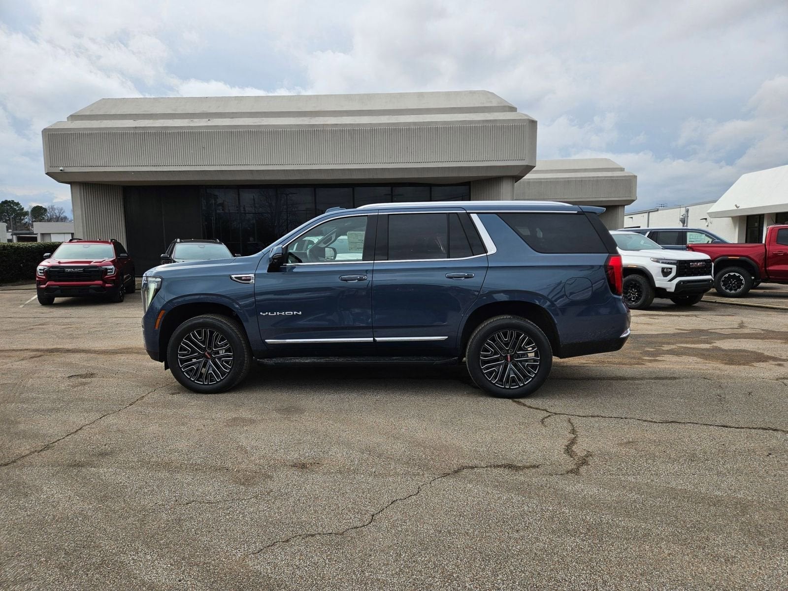 2026 GMC Yukon Elevation