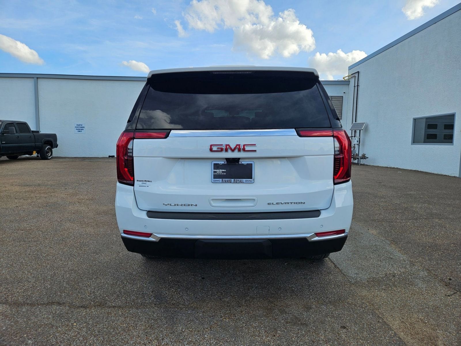 2026 GMC Yukon Elevation