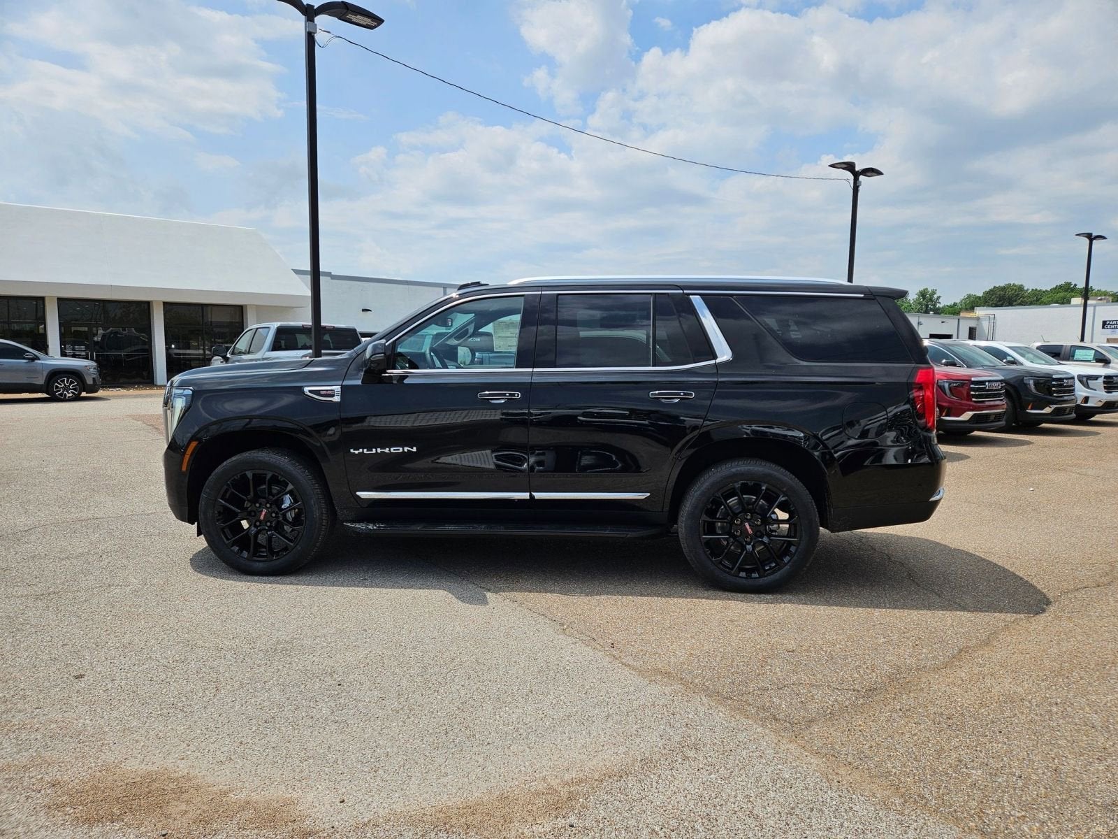 2026 GMC Yukon Elevation