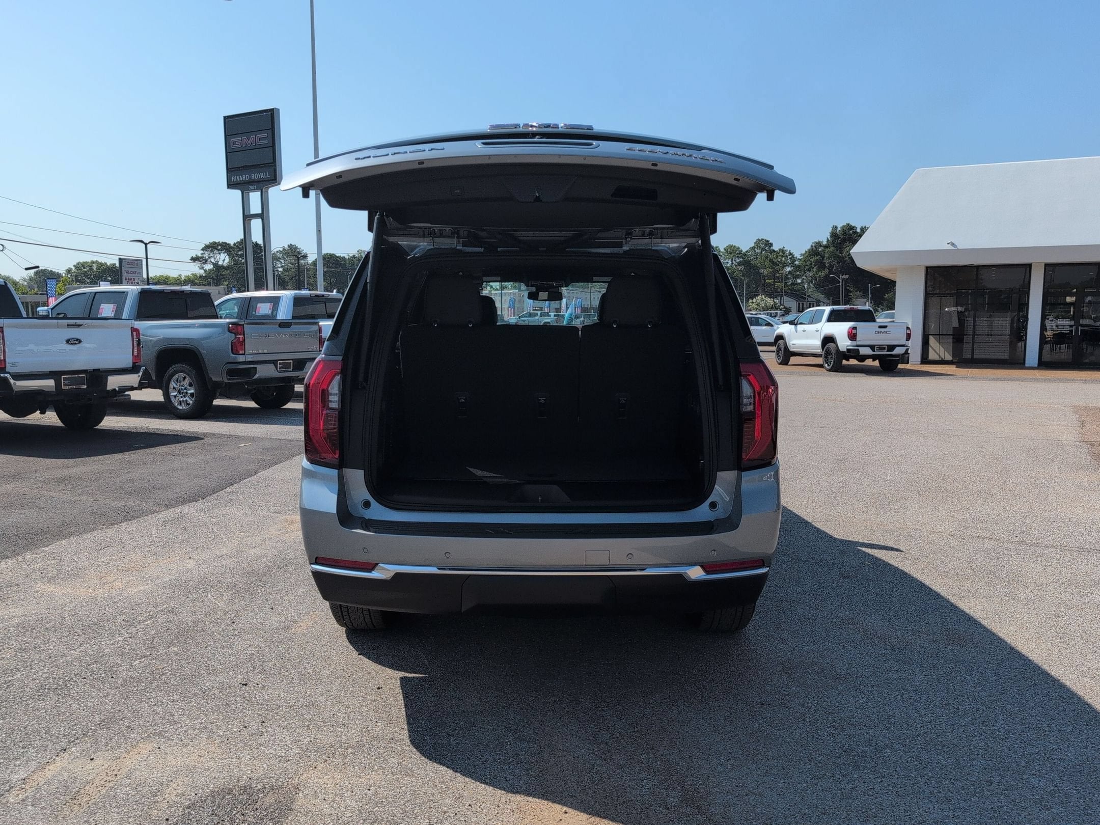 2026 GMC Yukon Elevation